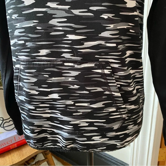 Nike Women’s Therma Fit Pullover Hoodie - Picture 3 of 9